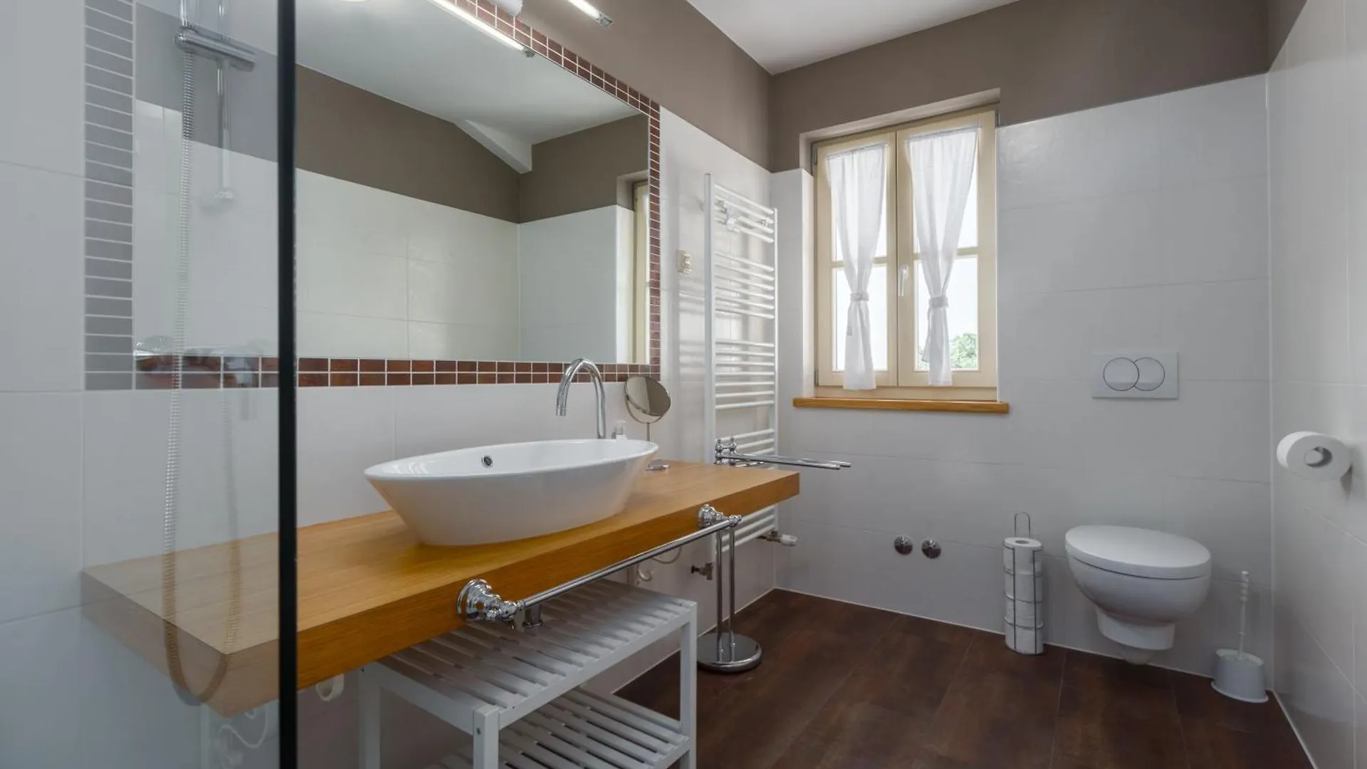 Semesterbostad Villa Mit Pool, Garten Und Sommerkueche Medaki
