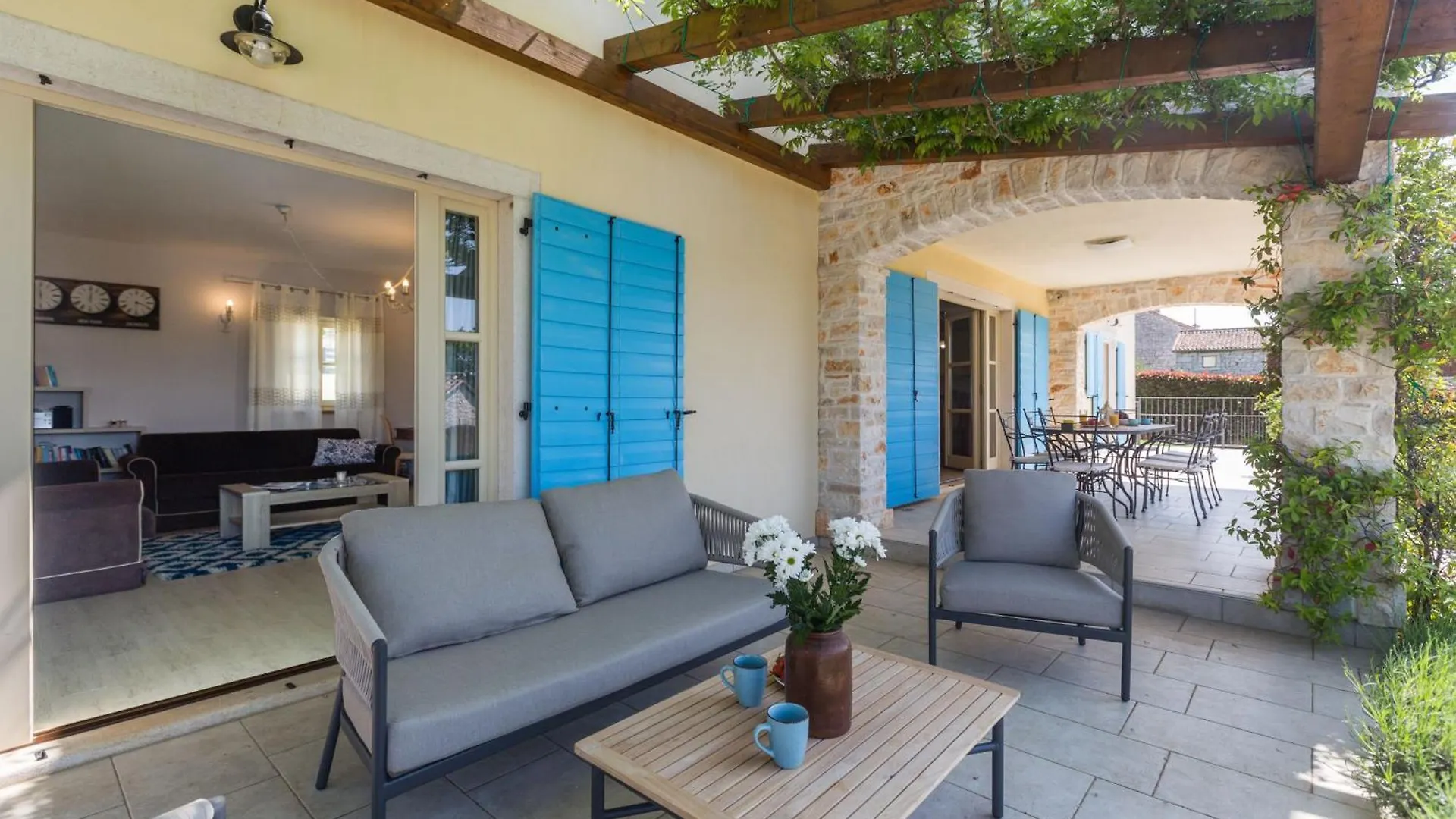 Villa Mit Pool, Garten Und Sommerkueche Medaki Kroatien